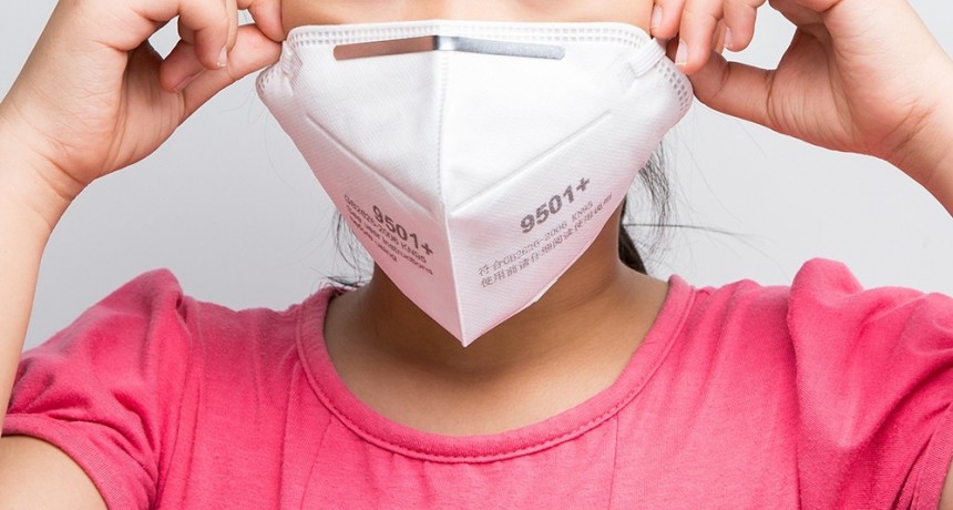  Volvi&oacute; el uso obligatorio de barbijos en los colegios de Chile por un alerta sanitaria 