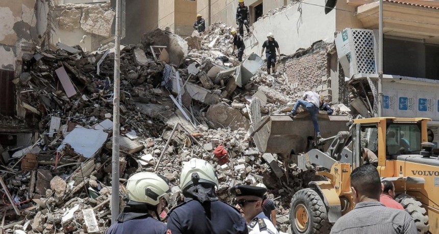  Se derrumbó un edificio en Egipto y hay al menos nueve muertos 
