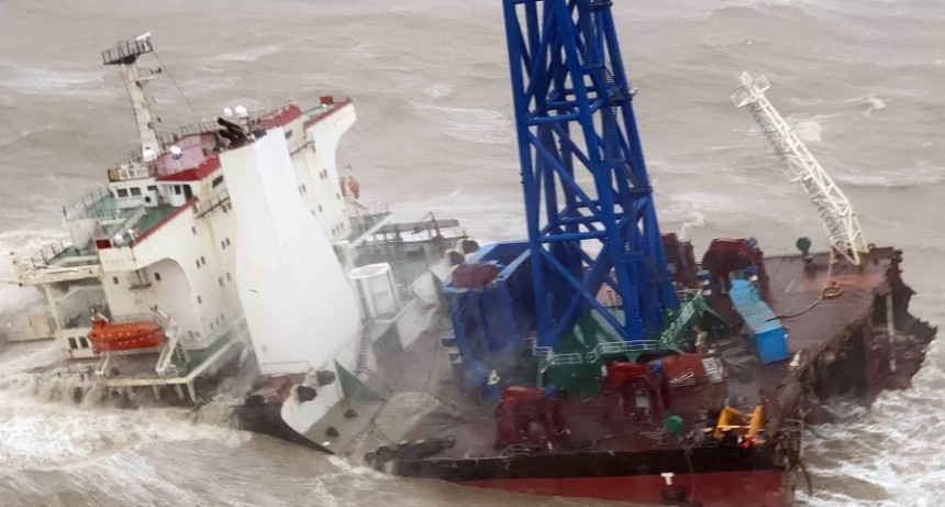  Naufragio en el Mar de la China Meridional: tres personas rescatadas y 27 desaparecidas 