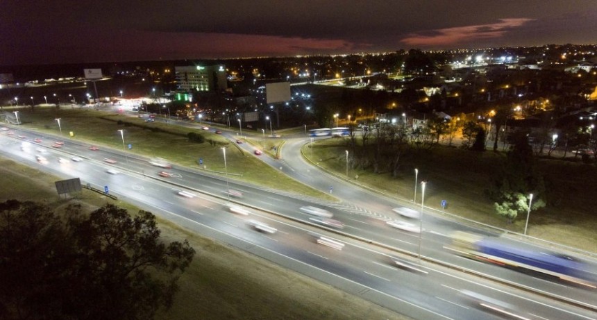  Inauguran nuevas luces en la Riccheri y anuncian un plan lum&iacute;nico en rutas del pa&iacute;s 