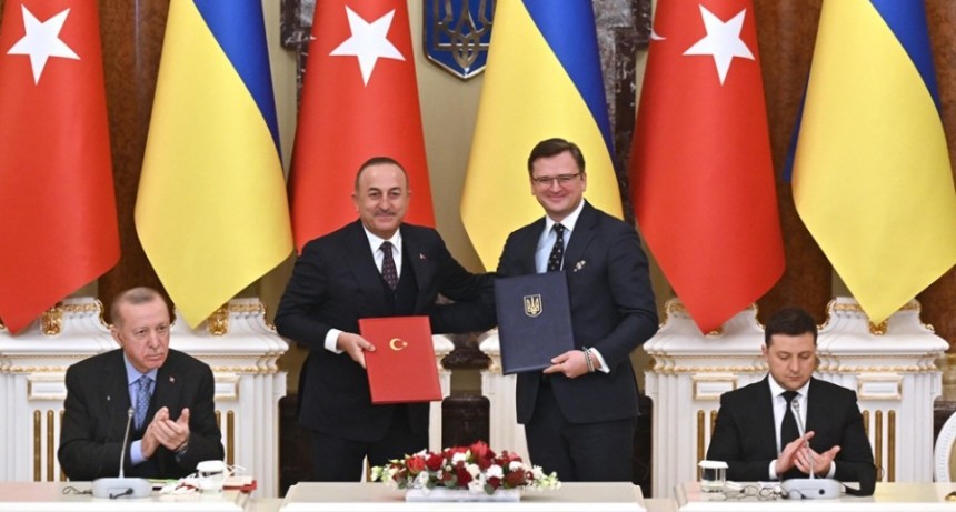  Turquía anunció un acuerdo para la exportación del grano ucraniano 