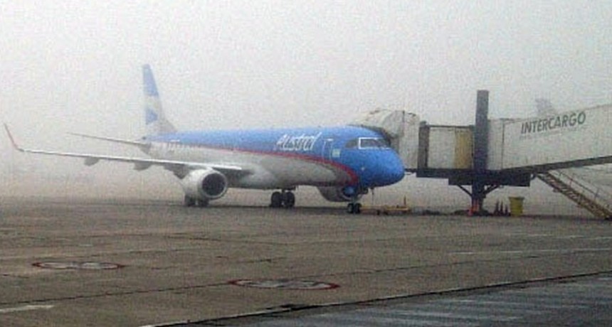  Aeroparque permaneció operativo pese a cancelaciones, demoras y desvíos por la niebla 