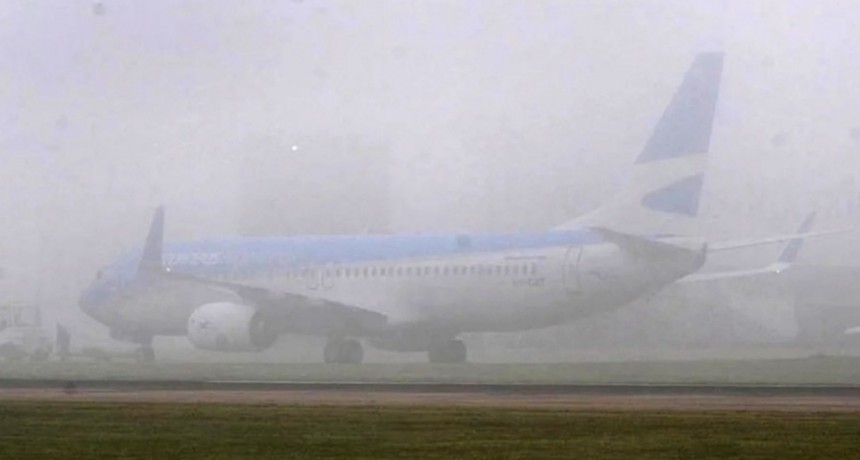  Ezeiza y Aeroparque están operativos pero hay demoras y desvíos 