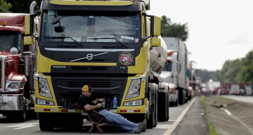  Levantaron los cortes de rutas mientras los manifestantes dialogan con el Gobierno 