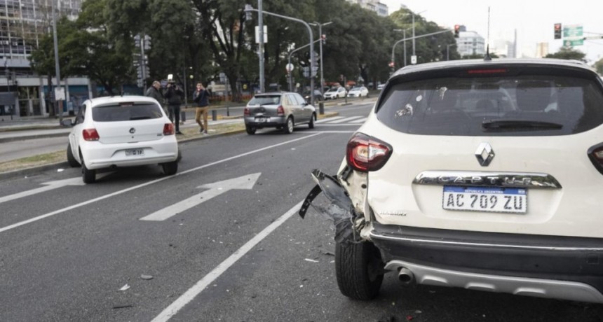  Un conductor alcoholizado que se quedó dormido generó un choque en cadena en la 9 de julio 