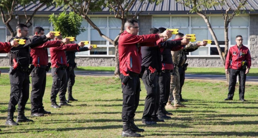  La Policía porteña usará las pistolas Taser desde el 17 de julio 