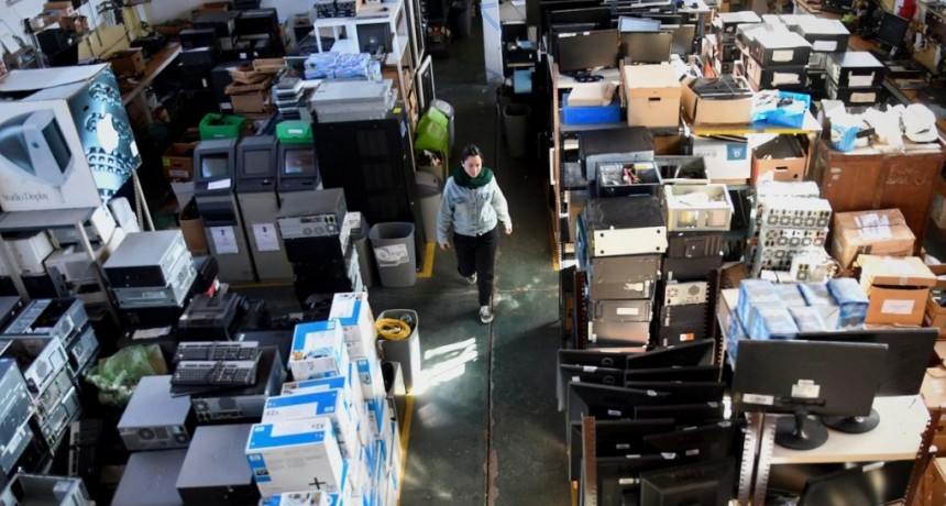  Una planta de reciclado tecnológico trabaja para promover la inclusión digital 