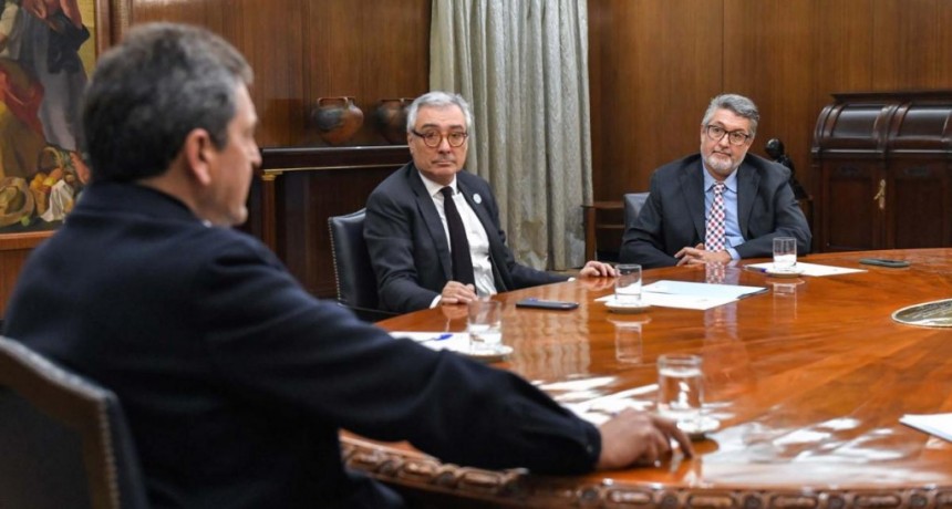  Sergio Massa firmó su compromiso por la Campaña Nacional por la Alfabetización 