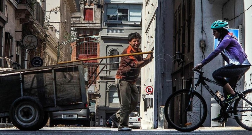  Una familia porteña necesitó en junio $ 235.931 para no ser pobre 