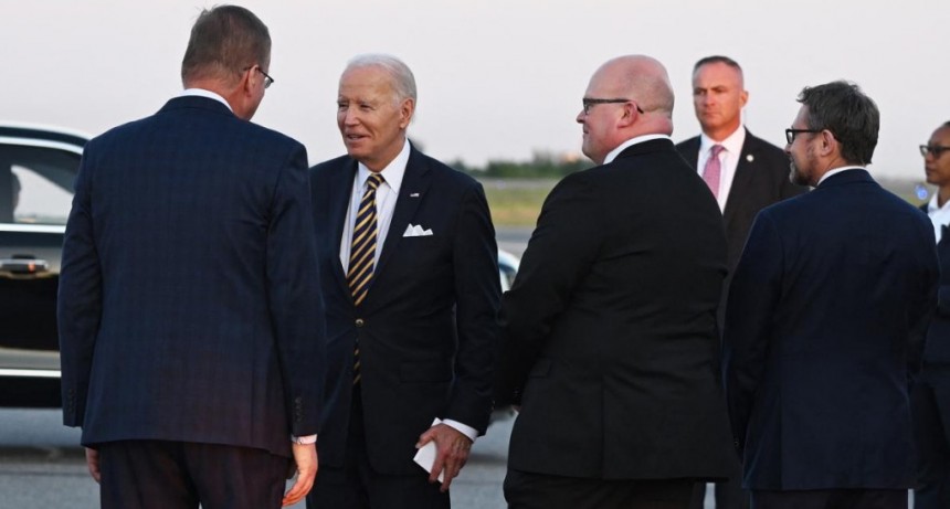  Biden llegó a Finlandia para el encuentro con dirigentes de países nórdicos 