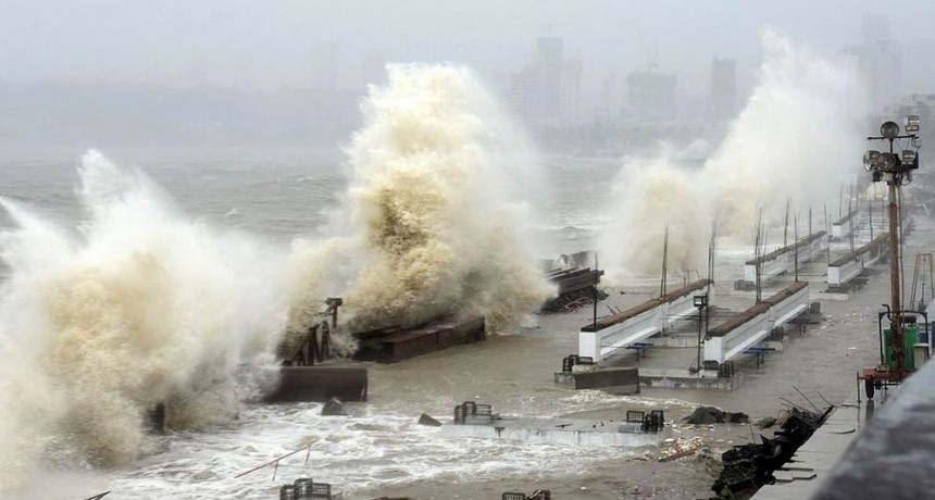  Miles de evacuados en China y Vietnam por un ciclón que se acerca al continente 