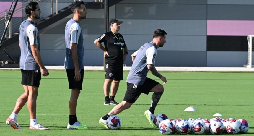  ¿Titular o desde el banco? La duda de Martino para el debut de Messi 