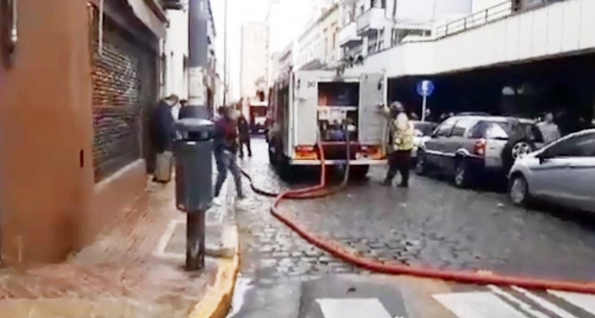  Falleció un hombre de 80 años al incendiarse un departamento en el barrio porteño de San Telmo 