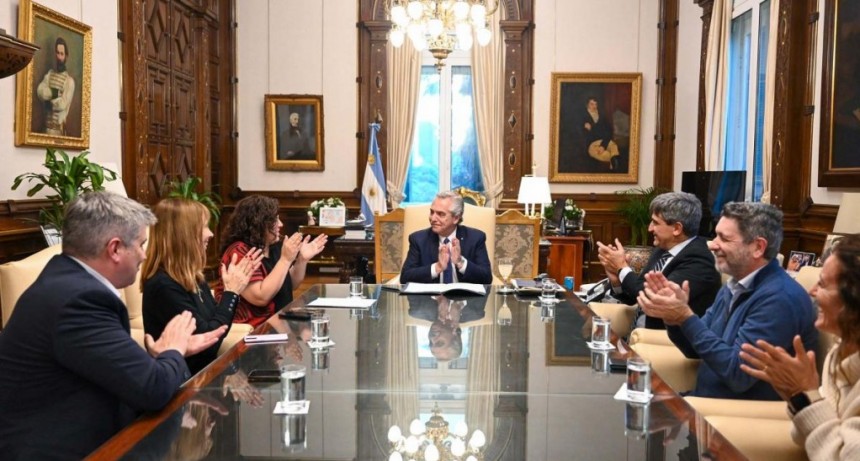  Alberto Fernández reglamentó la ley que obliga a vender antibióticos con receta archivada 