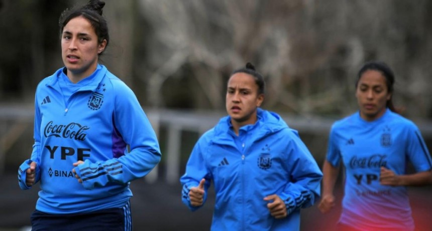  Argentina entrenó y se pone a punto para el juego definitorio ante Suecia 
