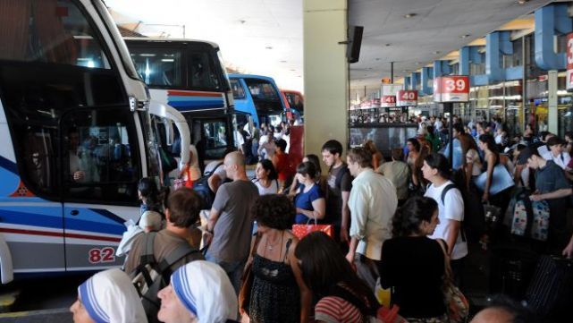 Bien "gasolero": más turistas pero menos ventas este "finde" largo