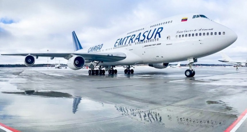  Autorizaron la salida del país a 12 tripulantes del avión venezolano 