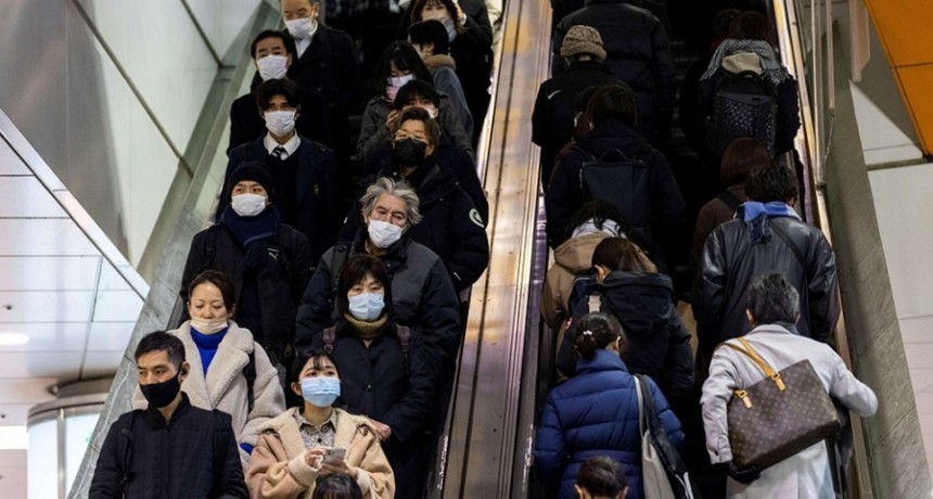  Japón dispone un aumento récord del salario mínimo por la inflación 
