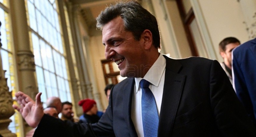  Sergio Massa encabeza una reunión de gabinete económico en el Palacio de Hacienda 