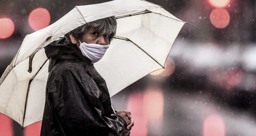  Aseguran que hasta el agua de lluvia está contaminada por sustancias químicas tóxicas 