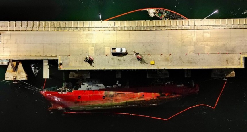  Se hundió un pesquero amarrado al muelle de Puerto Madryn 