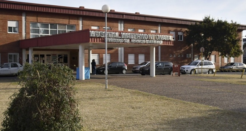  Formalizan la primera denuncia por uno de los cinco bebés fallecidos en un hospital de Córdoba 