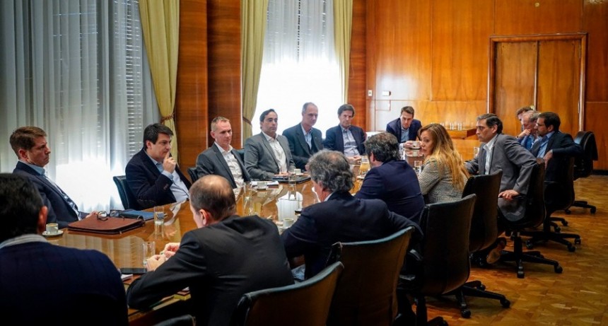  Conformaron la mesa petrolera para asegurar el gas para el gasoducto Néstor Kirchner en 2023 