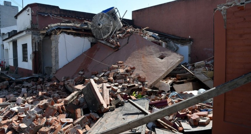  Explotó una casa por fuga de gas y realizan peritajes 