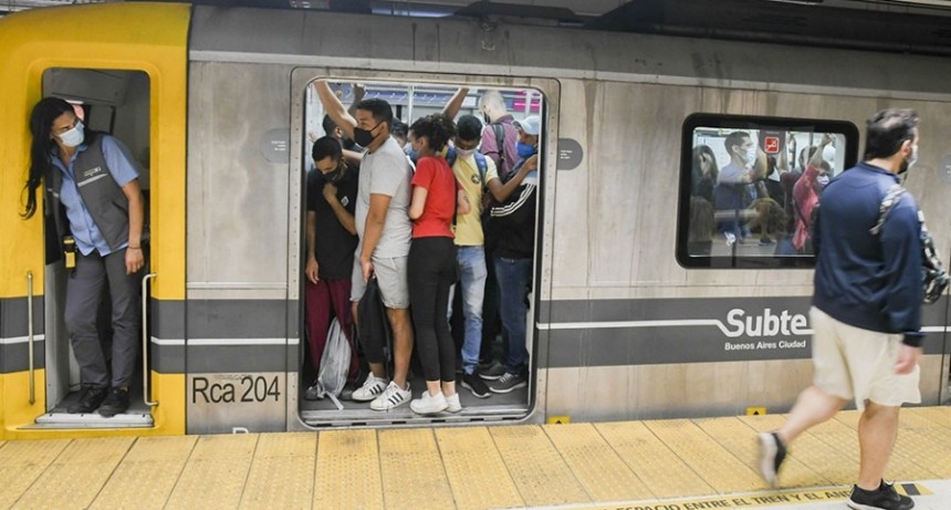  Realizan la audiencia pública previa a la suba del 40% en tarifa del subte 