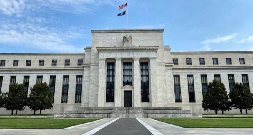  La FED anunció que continuará con aumentos de tasas para bajar la inflación 