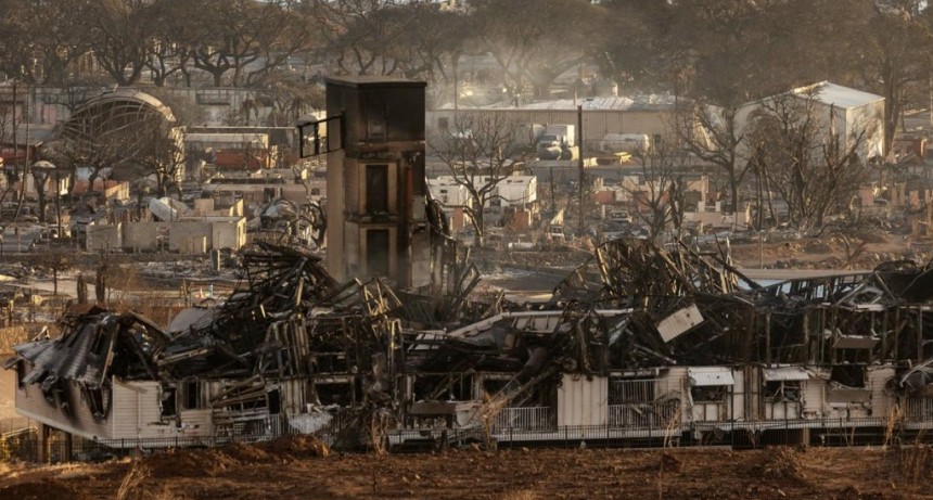  Ascienden a 93 los muertos por el incendio forestal en Maui 
