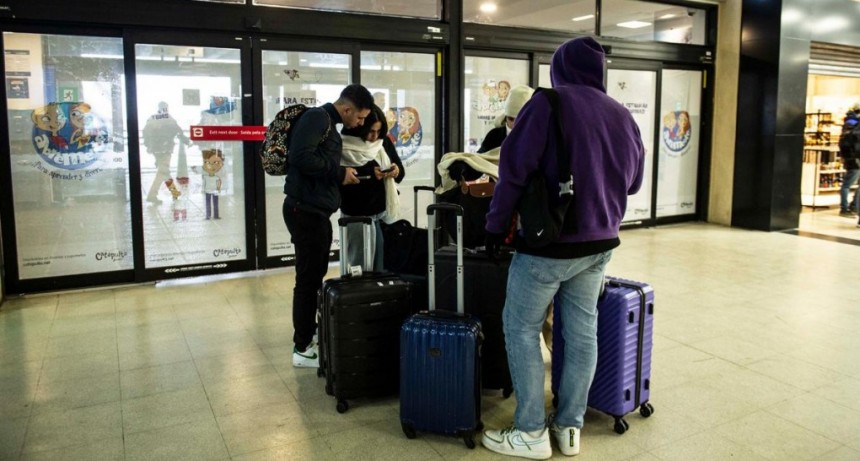  Más de 40 vuelos cancelados y 10 mil pasajeros afectados por paro en Intercargo 