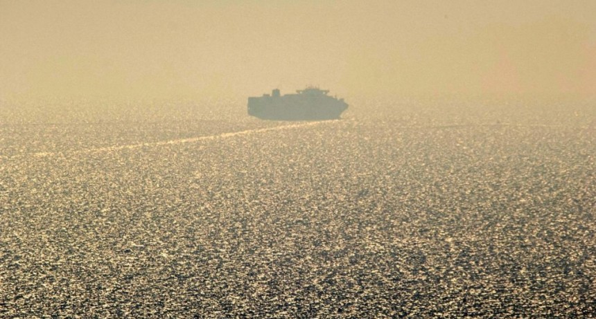  Rusia atacó silos y puertos en Ucrania y un primer carguero se arriesga a salir al mar Negro 