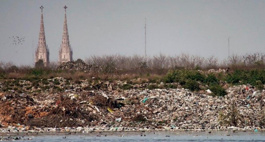  Cabandié destacó que el basural a cielo abierto de Luján 