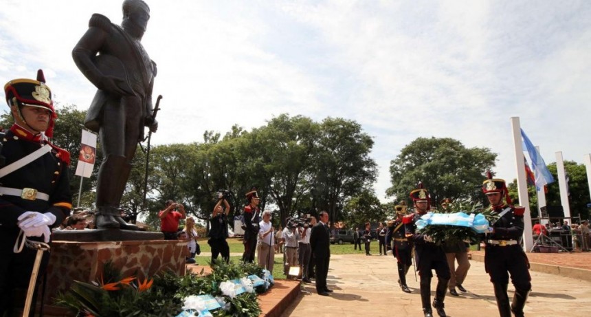  Desfile, acto y feriado en Corrientes para conmemorar al general San Martín 