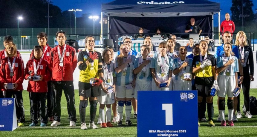  ¡Muchachas! Las Murciélagas vuelven al país como las primeras campeonas de la historia 