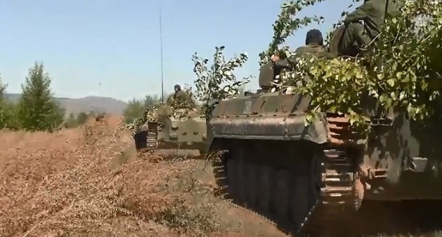  Rusia despliega vehículos y armas en Jarkov, tras los avances ucranianos en la región 