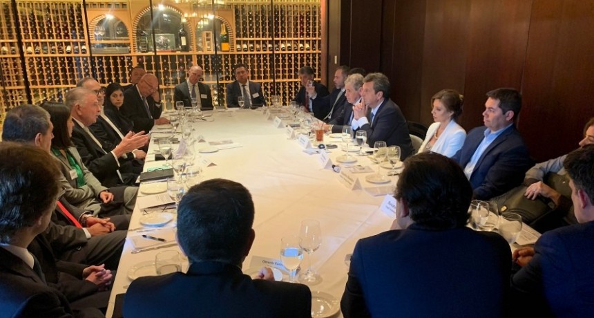  Massa se reunió con su equipo económico para analizar la revisión del acuerdo con el FMI 