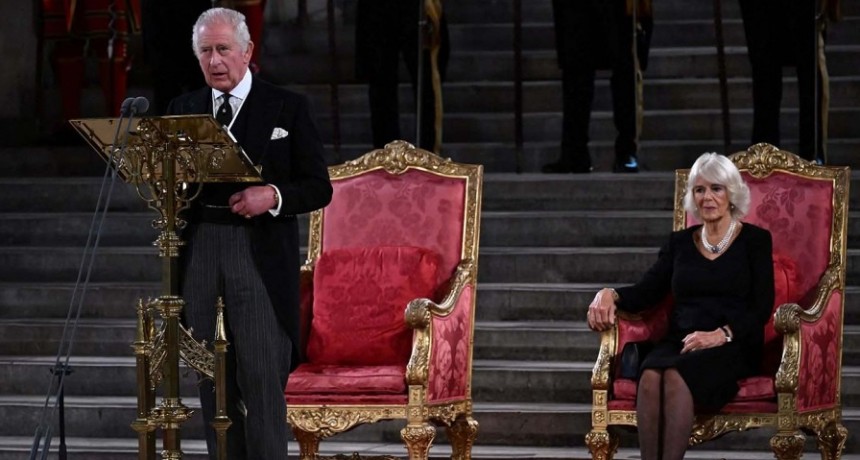  El rey Carlos III se dirigió al Parlamento por primera vez 