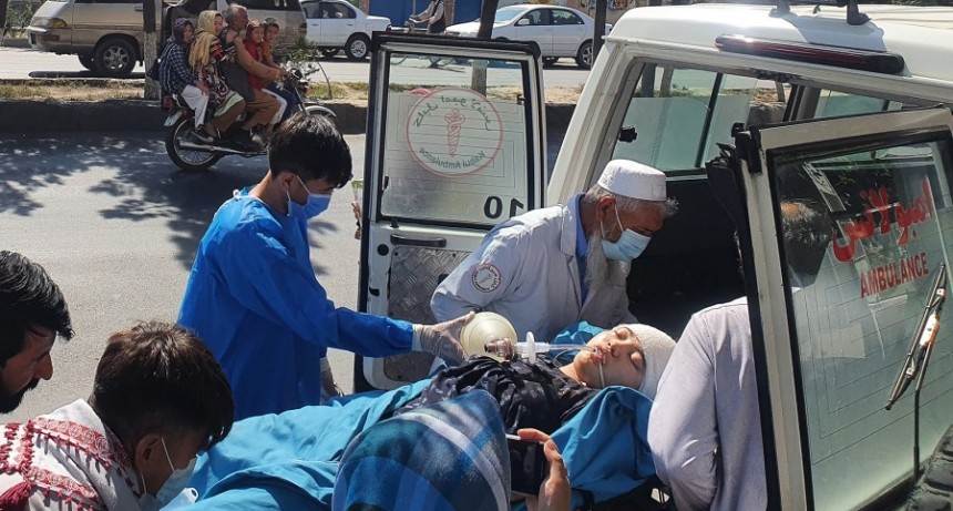  Un atentado suicida en un centro educativo de Kabul provocó 19 muertos 