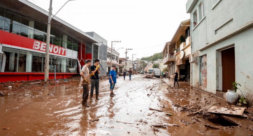  Ya son 42 los fallecidos por el ciclón en el sur de Brasil que afectó a 150.000 personas 