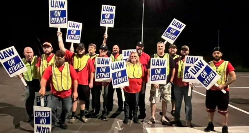  EEUU: Advierten que el diálogo entre trabajadores en huelga y automotrices está en 
