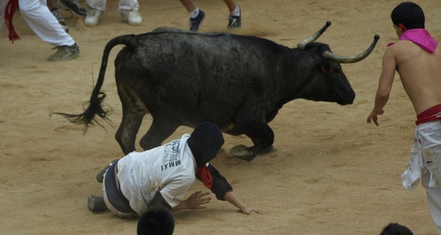  Un muerto y un herido tras ser corneados en un encierro de toros en Valencia 