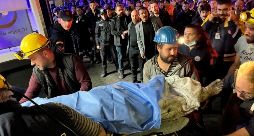  Al menos 14 muertos por la explosión de una mina de carbón en Turquía 