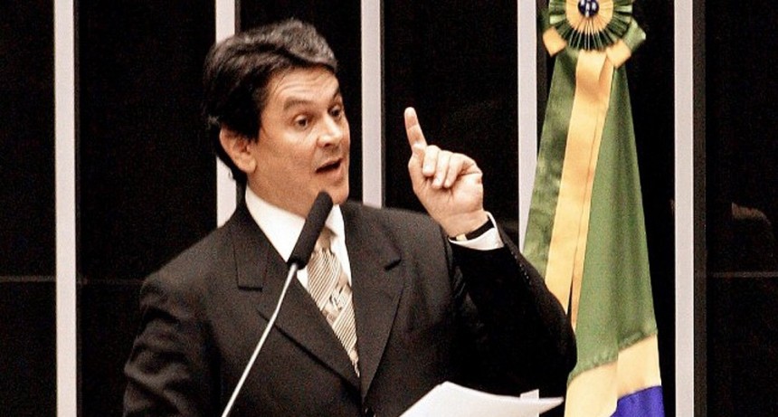  Un aliado de Bolsonaro se atrincheró, hirió a policias y se entregó 