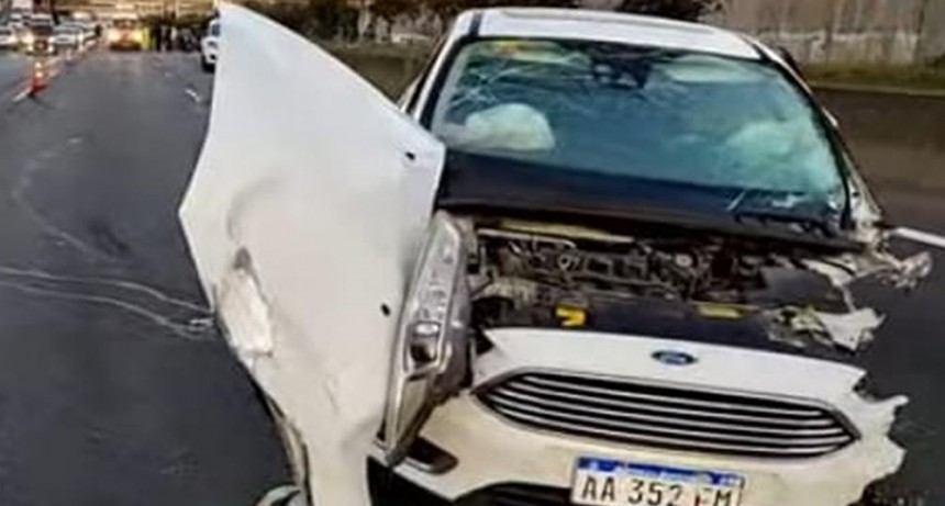  Murió después de chocar el conductor de un auto que circulaba a contramano por Acceso Oeste 