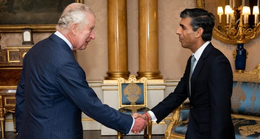  Rishi Sunak fue nombrado primer ministro británico por el rey Carlos III 