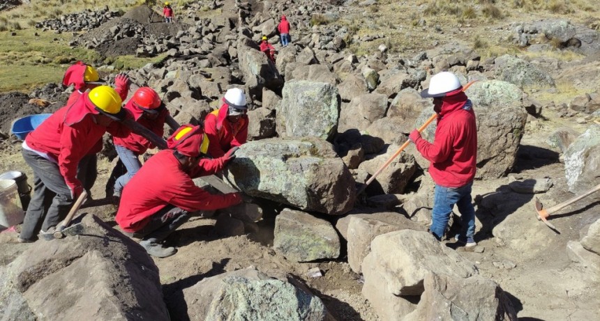  Un investigador restauró una represa prehispánica para proveer agua a un municipio en Perú 