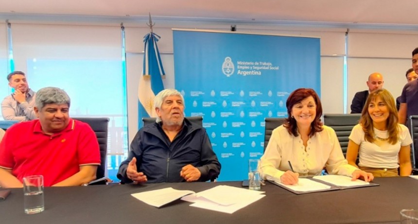  Camioneros acordó un aumento salarial de 107% y un bono de 100 mil pesos 