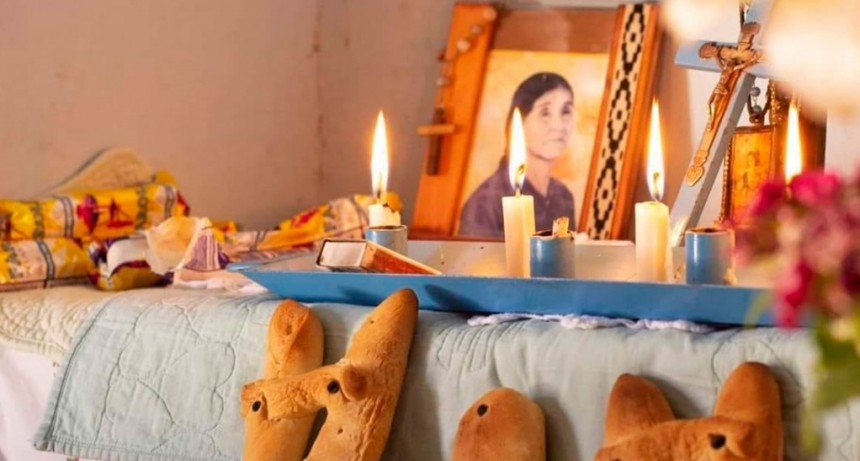  En Jujuy preparan las mesas de ofrendas para honrar a los difuntos 